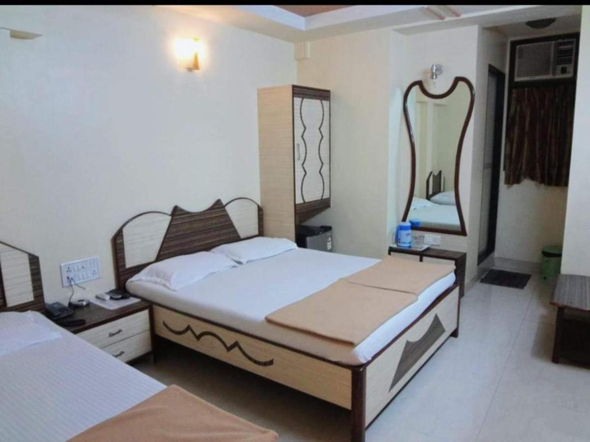 Hotel Broadway Colaba Мумбаи Экстерьер фото